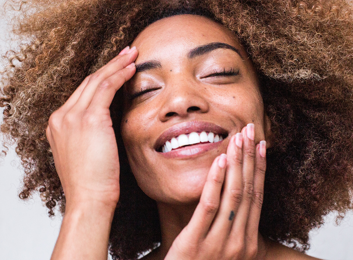 Natural Overnight Beauty Tips To Wake Up with Clear, Glowing Skin and Hair
